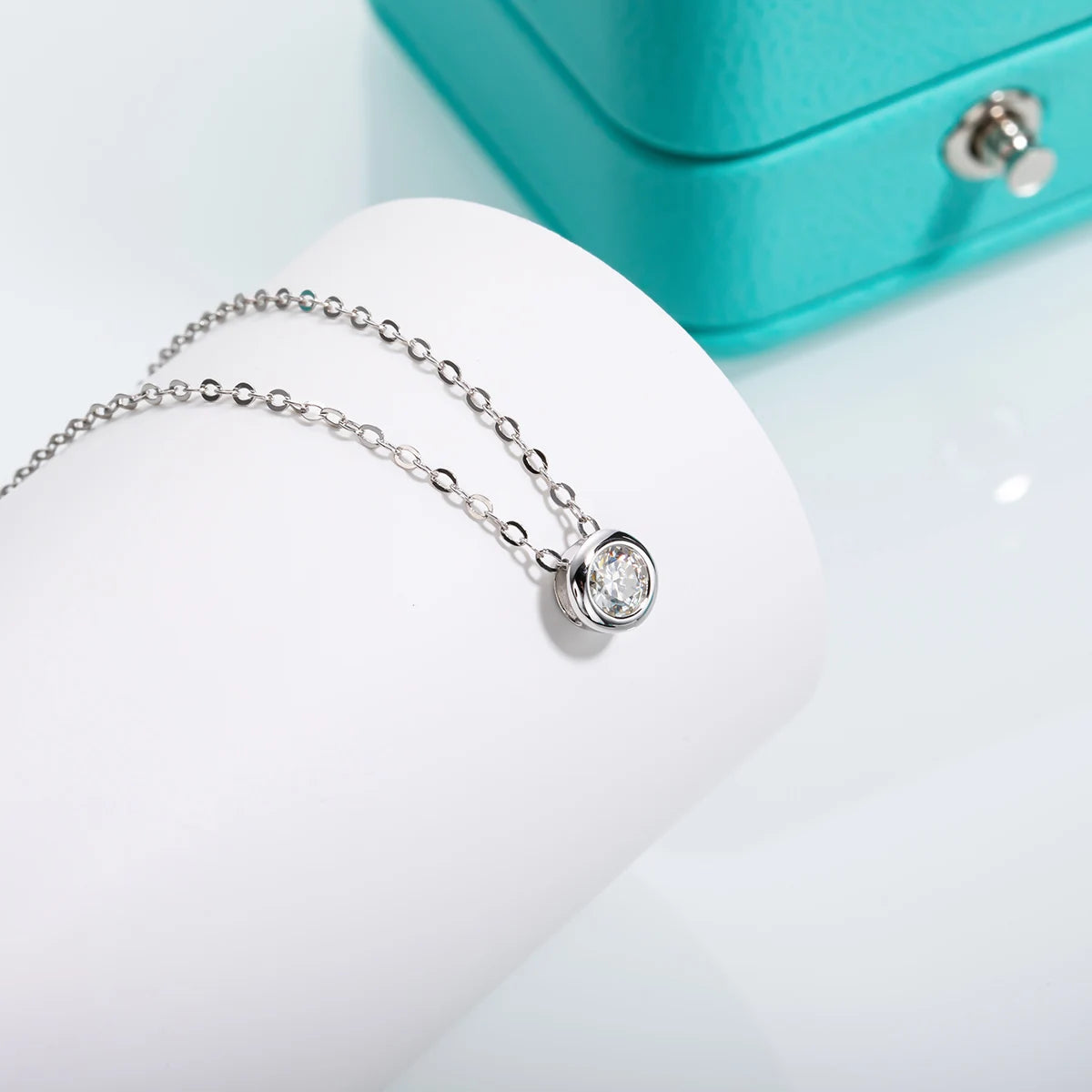 Round Moissanite Necklace - Island Of Jewels