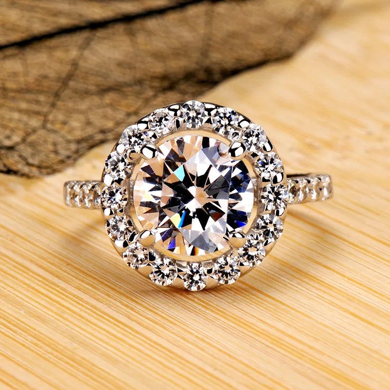 Beautiful wedding ring with round Zirconia Crystal! - Island Of Jewels