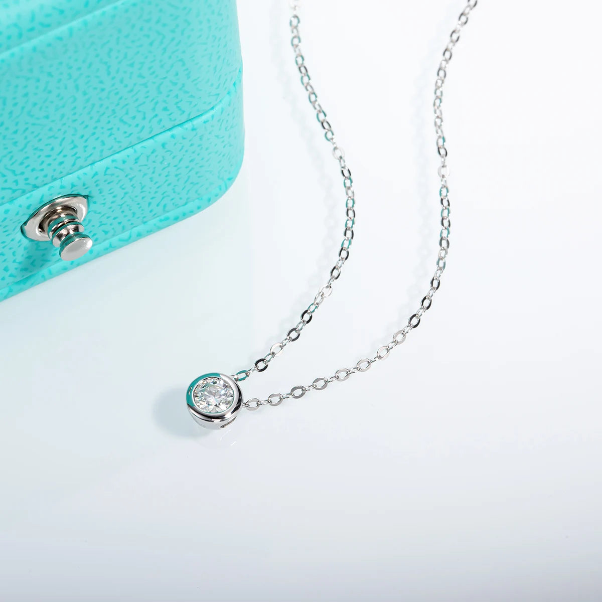 Round Moissanite Necklace - Island Of Jewels