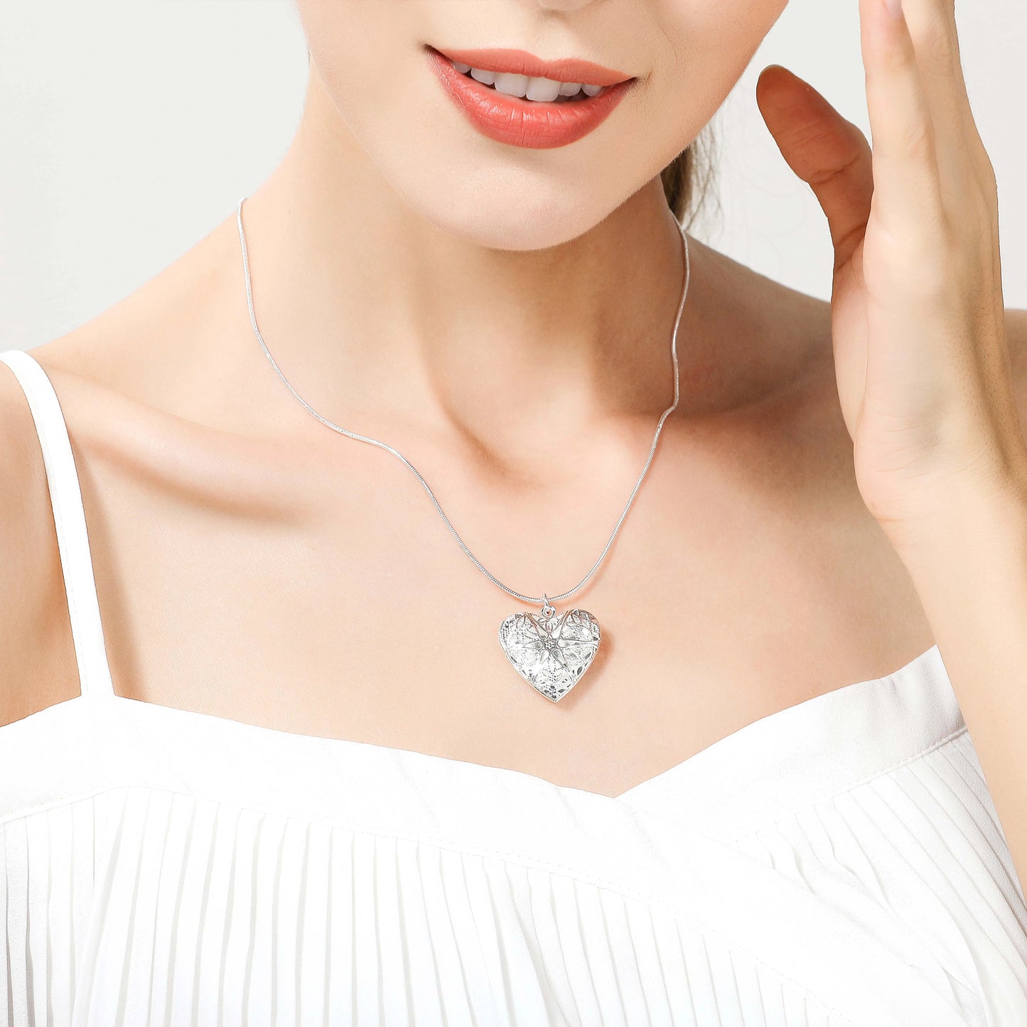 Love Heart Snake Chain Necklace - Island Of Jewels