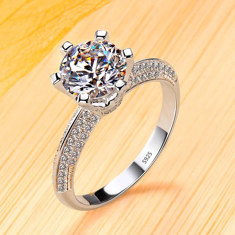 Ring with round Zirconia Crystal! - Island Of Jewels