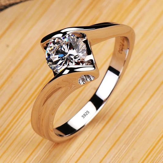 Ring with round Zirconia Crystal! - Island Of Jewels